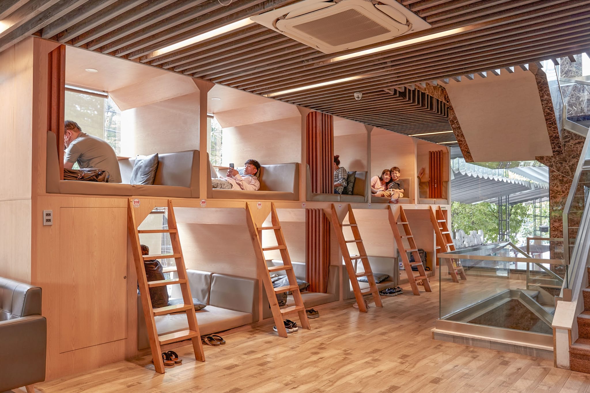 quán cafe phòng riêng cho 2 người