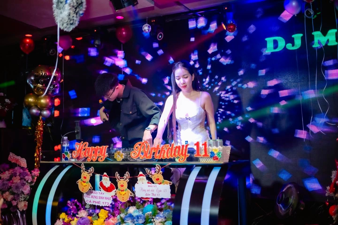 quán cà phê dj